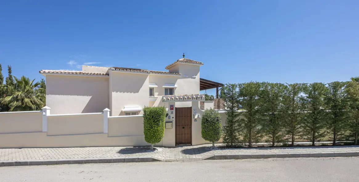 Продажа  отдельно стоящей виллы в Estepona 123