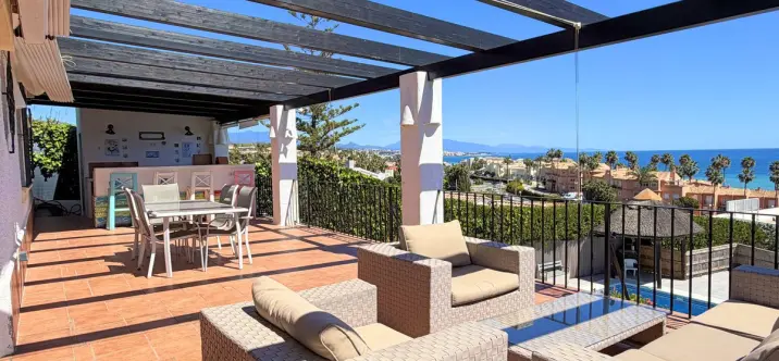 Продажа  отдельно стоящей виллы в Estepona 2