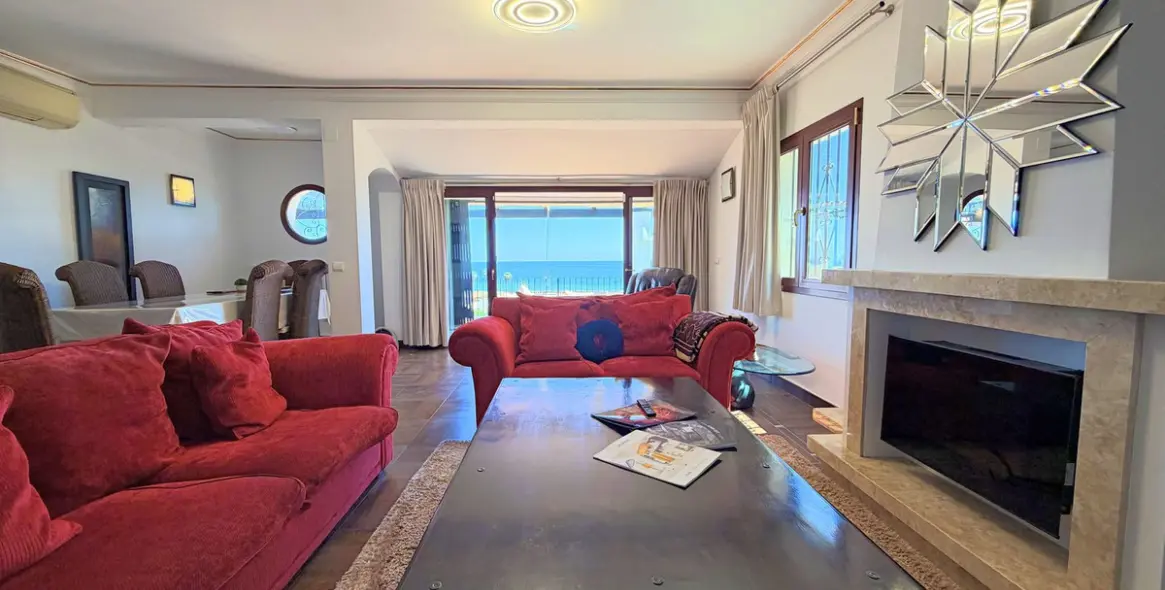 Продажа  отдельно стоящей виллы в Estepona 5