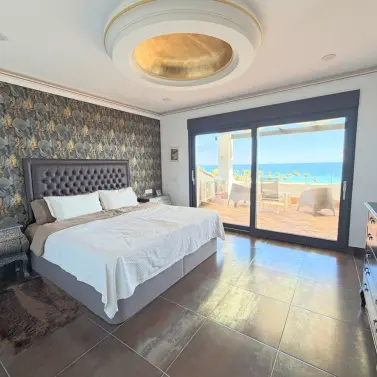 Продажа  отдельно стоящей виллы в Estepona