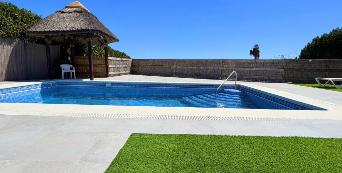 Продажа  отдельно стоящей виллы в Estepona 10