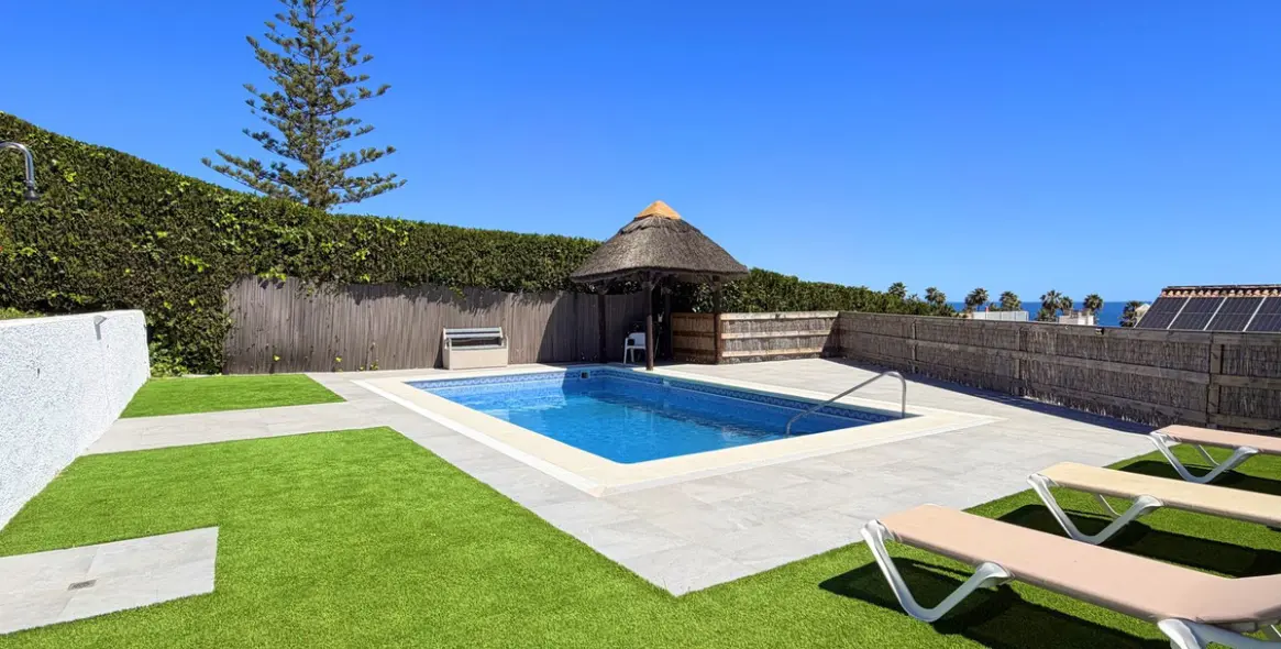 Продажа  отдельно стоящей виллы в Estepona 11