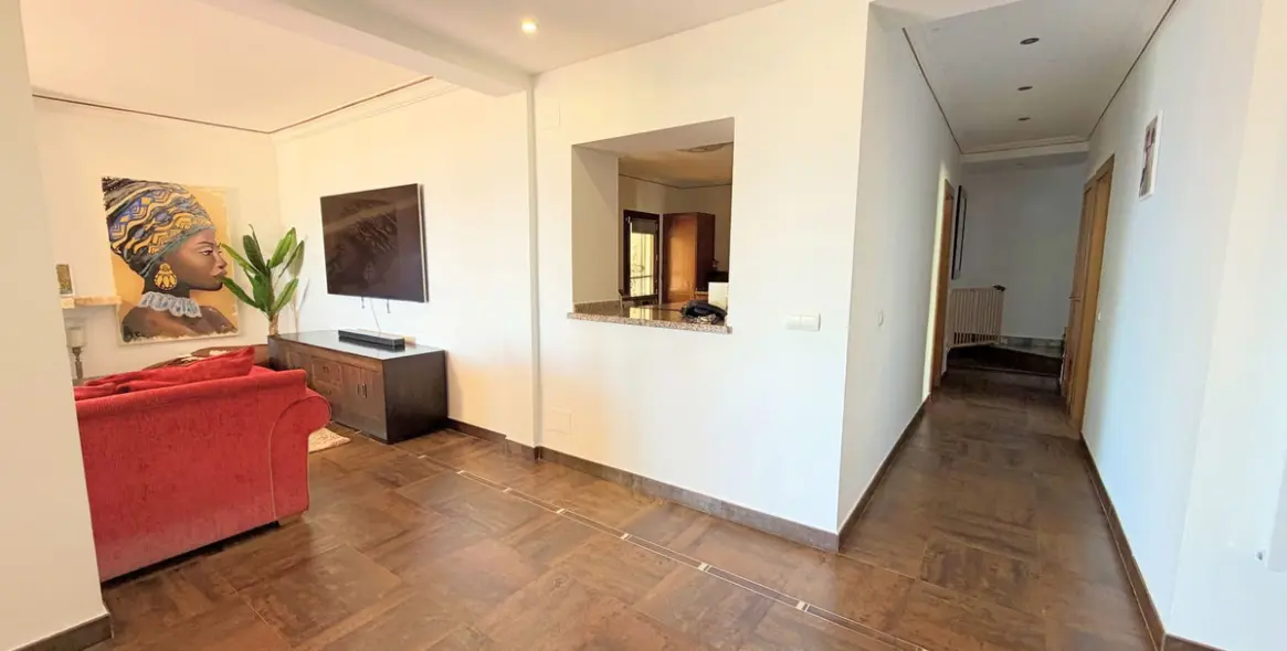 Продажа  отдельно стоящей виллы в Estepona 29