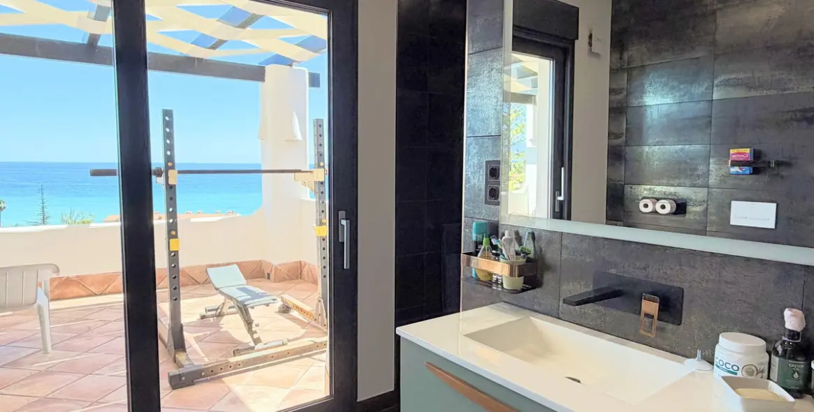 Продажа  отдельно стоящей виллы в Estepona 39