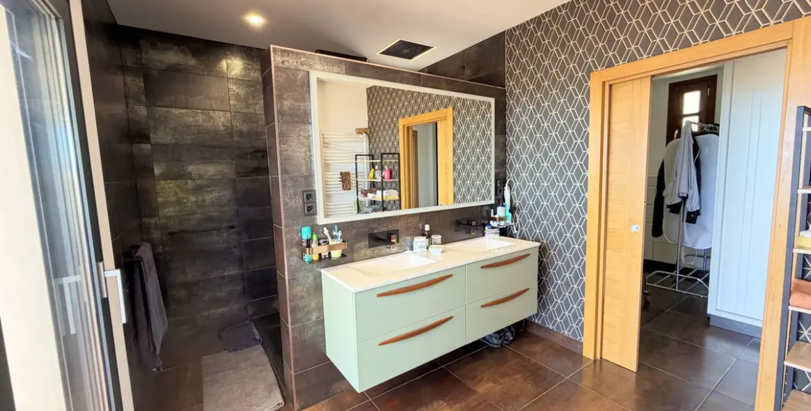 Продажа  отдельно стоящей виллы в Estepona 42