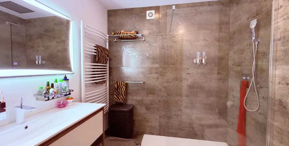 Продажа  отдельно стоящей виллы в Estepona 53