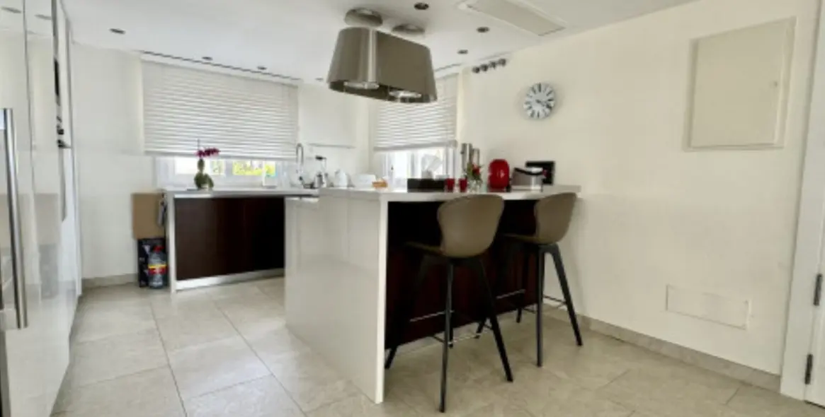 Продажа пентхауса в Estepona 3