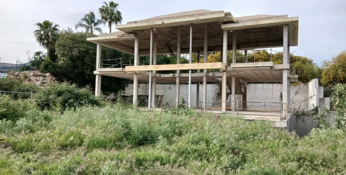 Продажа  жилого участка в Benahavís 1