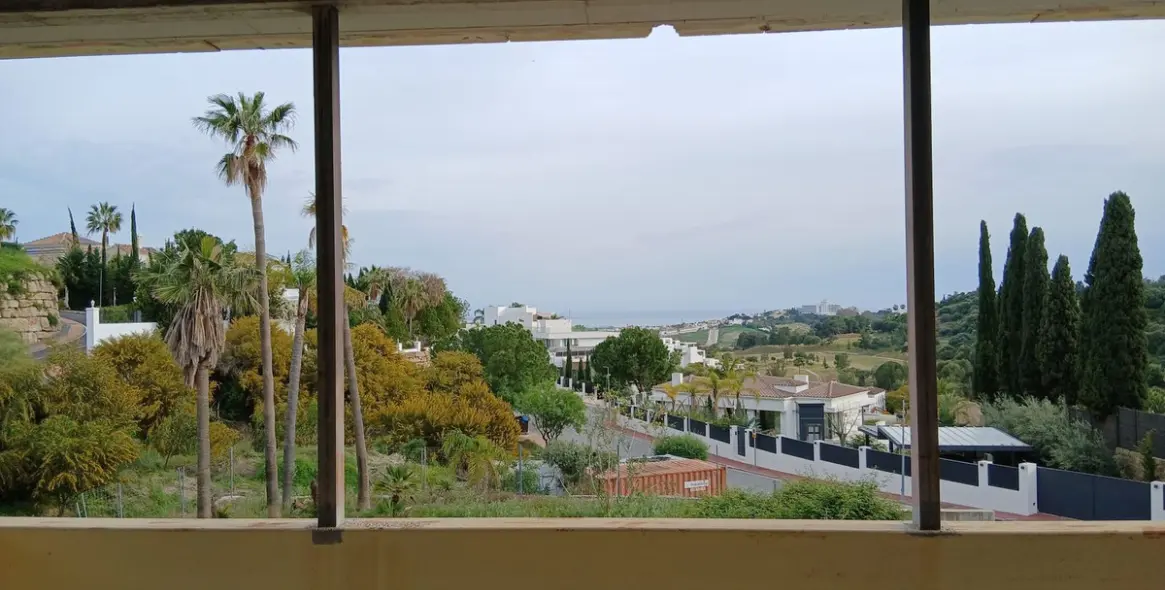 Продажа  жилого участка в Benahavís 2