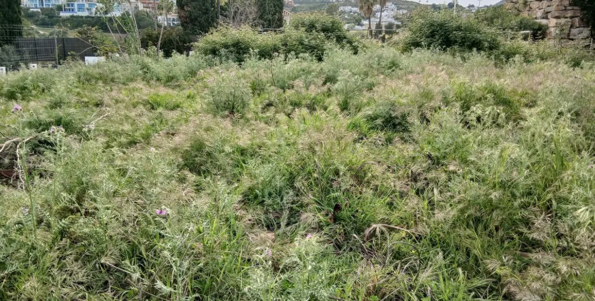 Продажа  жилого участка в Benahavís 3