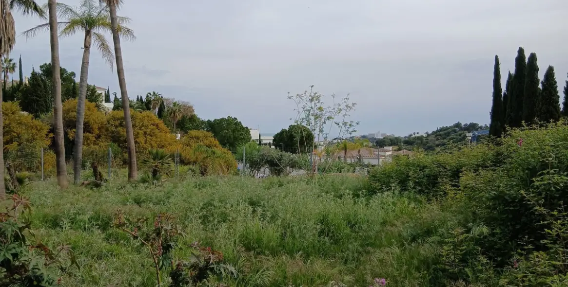 Продажа  жилого участка в Benahavís 9