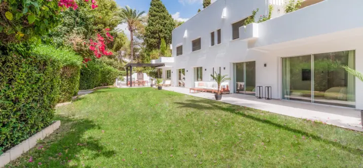 Продажа апартаментов на первом этаже в The Golden Mile 0