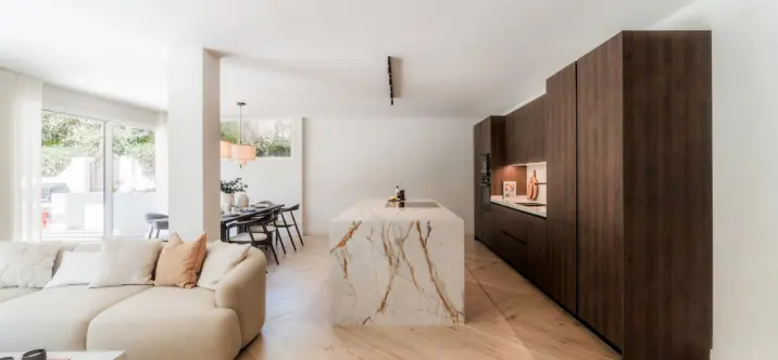 Продажа апартаментов на первом этаже в The Golden Mile 1