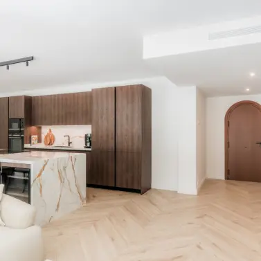 Продажа апартаментов на первом этаже в The Golden Mile