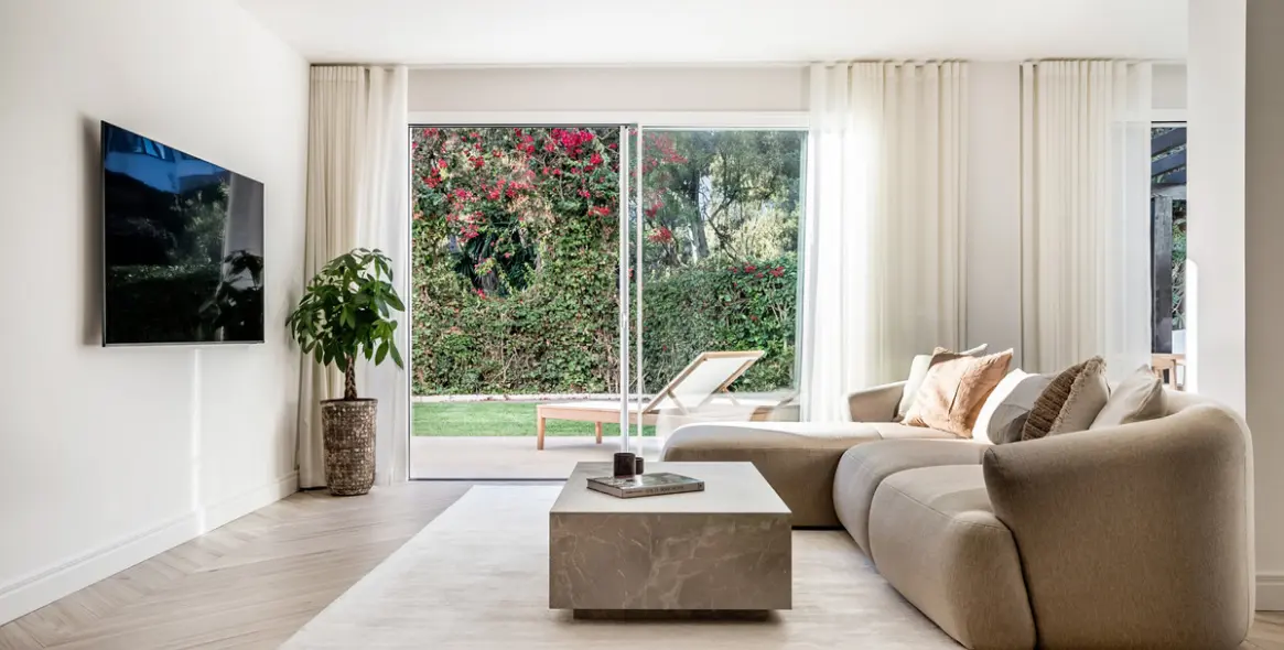 Продажа апартаментов на первом этаже в The Golden Mile 13