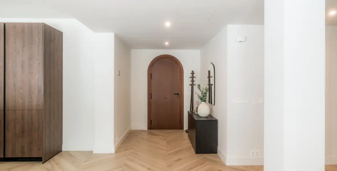 Продажа апартаментов на первом этаже в The Golden Mile 16