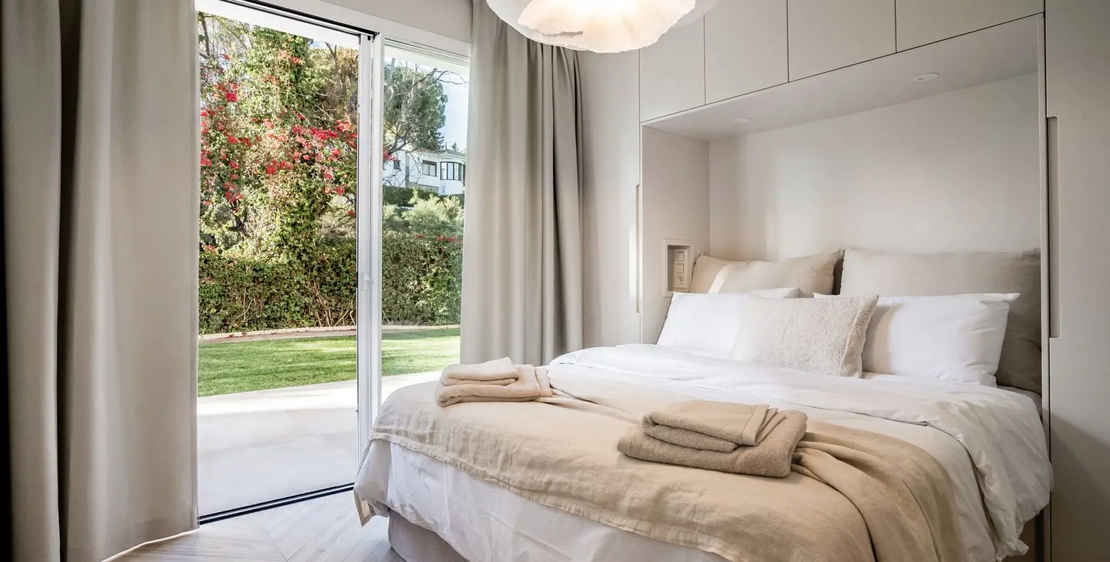 Sale of ground floor apartment in The Golden Mile 19