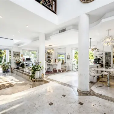 Продажа  отдельно стоящей виллы в New Golden Mile