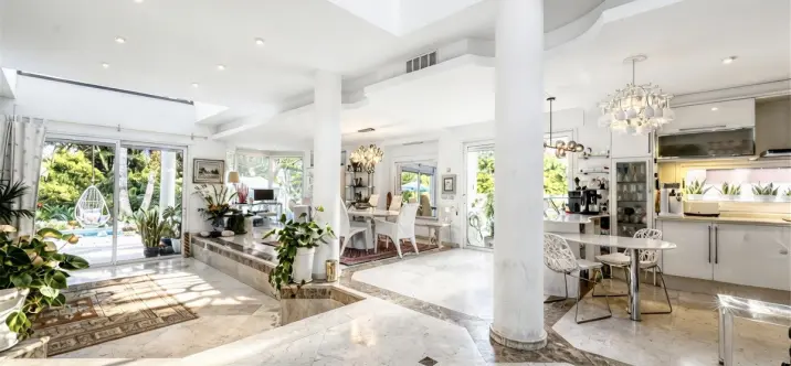 Продажа  отдельно стоящей виллы в New Golden Mile 2