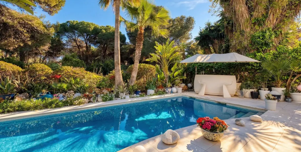 Продажа  отдельно стоящей виллы в New Golden Mile 4