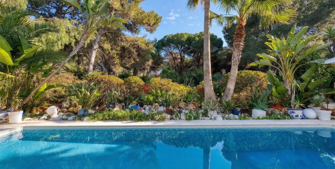 Продажа  отдельно стоящей виллы в New Golden Mile 8