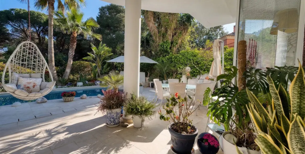 Продажа  отдельно стоящей виллы в New Golden Mile 14