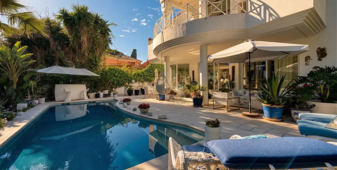 Продажа  отдельно стоящей виллы в New Golden Mile 20