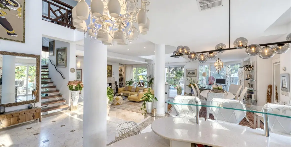 Продажа  отдельно стоящей виллы в New Golden Mile 50