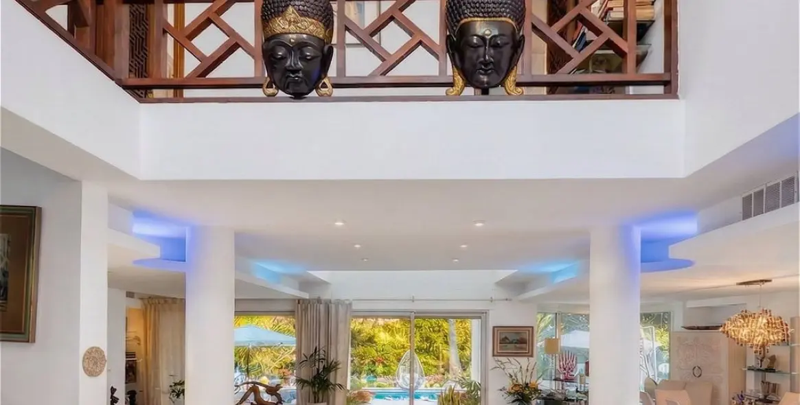 Продажа  отдельно стоящей виллы в New Golden Mile 52