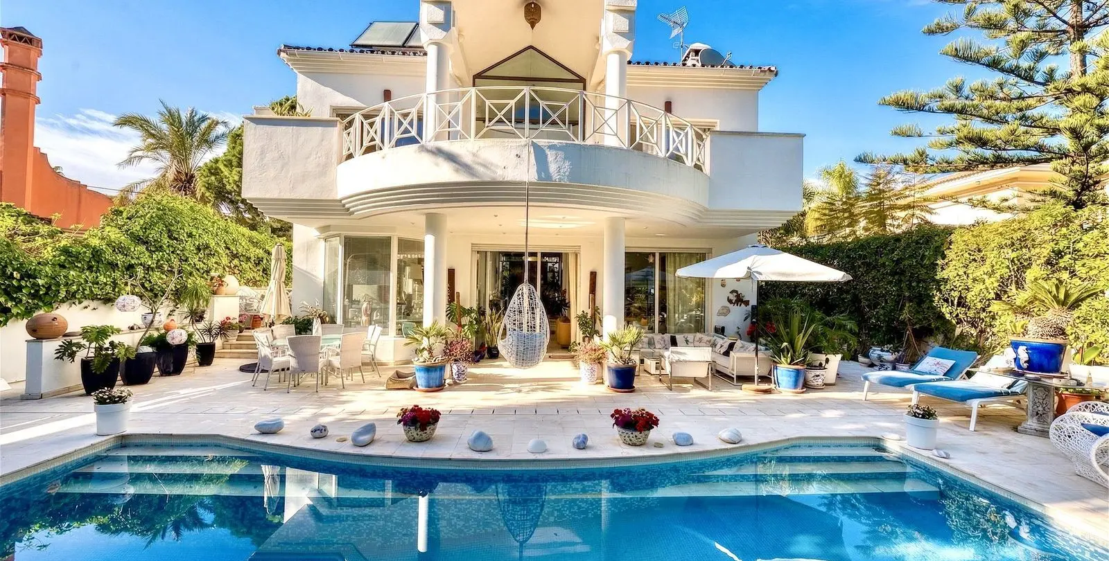 Venta de villa independiente en New Golden Mile 1