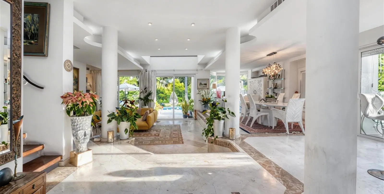 Venta de villa independiente en New Golden Mile 5