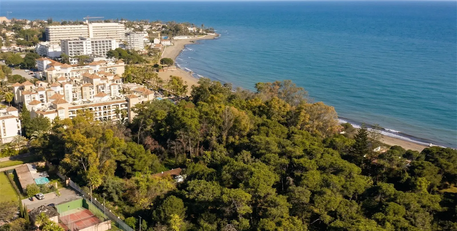 Venta de villa independiente en New Golden Mile 14