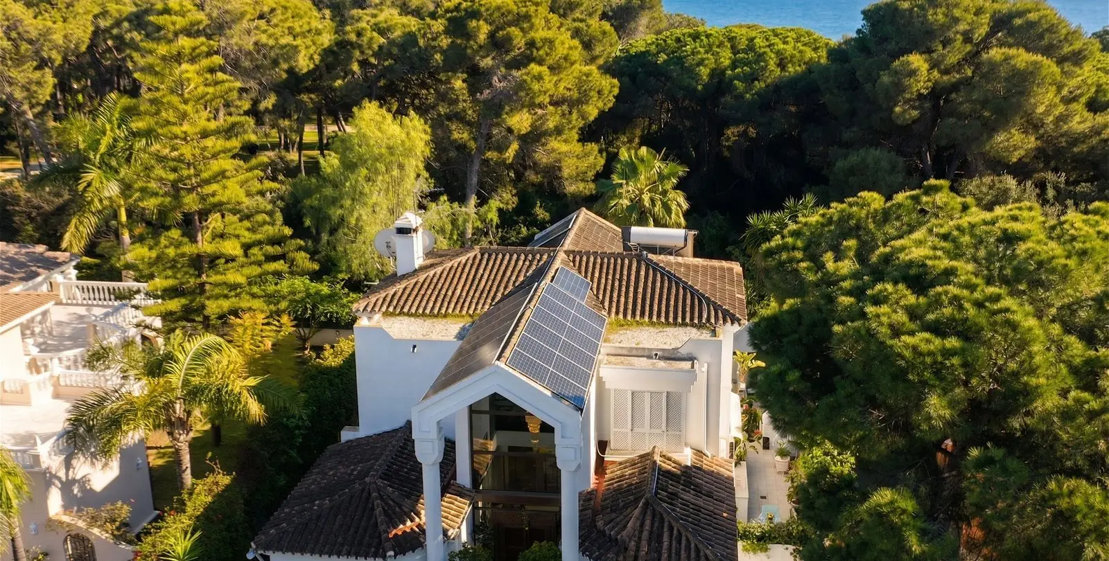 Venta de villa independiente en New Golden Mile 25