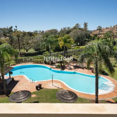 Продажа двухуровневого пентхауса в Nueva Andalucía