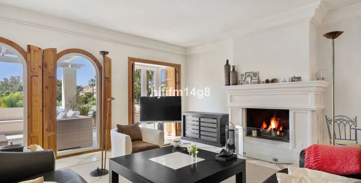 Продажа двухуровневого пентхауса в Nueva Andalucía 5