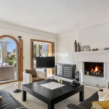 Продажа двухуровневого пентхауса в Nueva Andalucía