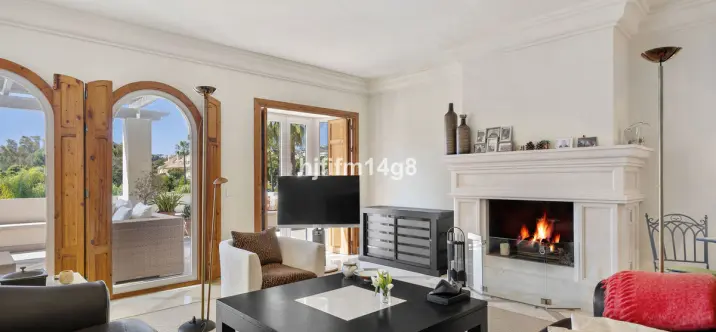 Продажа двухуровневого пентхауса в Nueva Andalucía 4