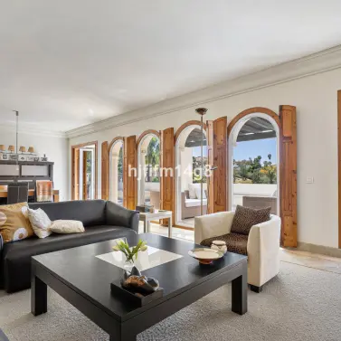 Продажа двухуровневого пентхауса в Nueva Andalucía