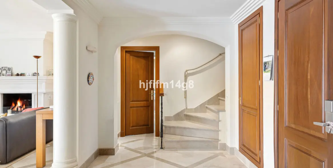 Продажа двухуровневого пентхауса в Nueva Andalucía 21