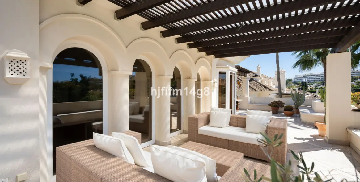 Продажа двухуровневого пентхауса в Nueva Andalucía 24