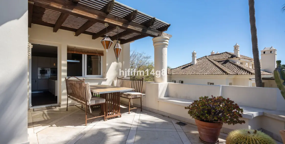 Продажа двухуровневого пентхауса в Nueva Andalucía 26