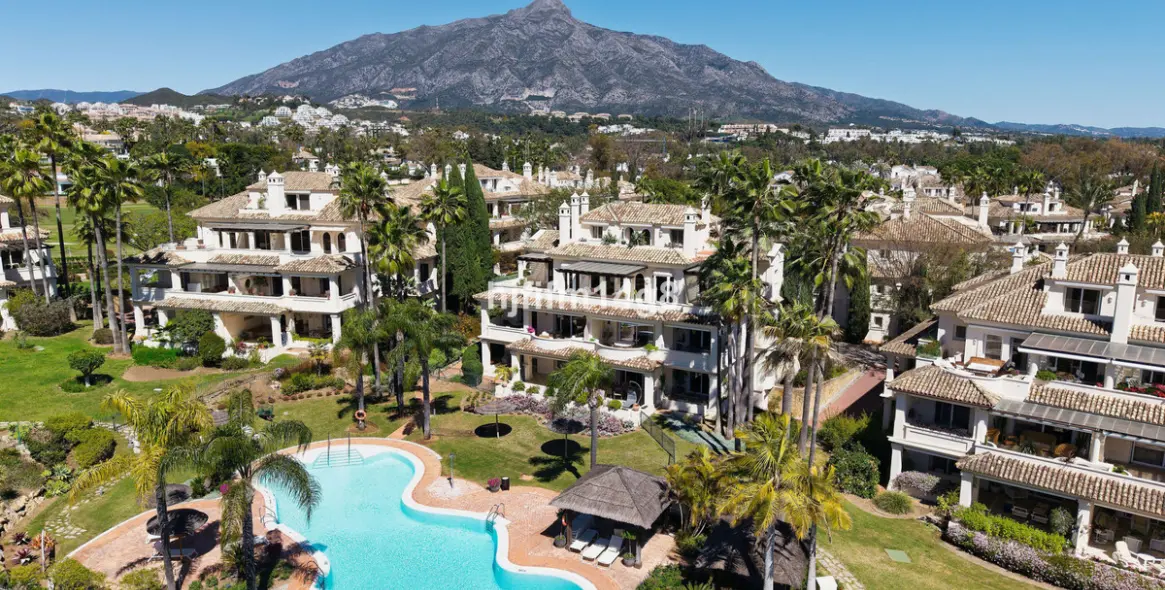 Продажа двухуровневого пентхауса в Nueva Andalucía 37