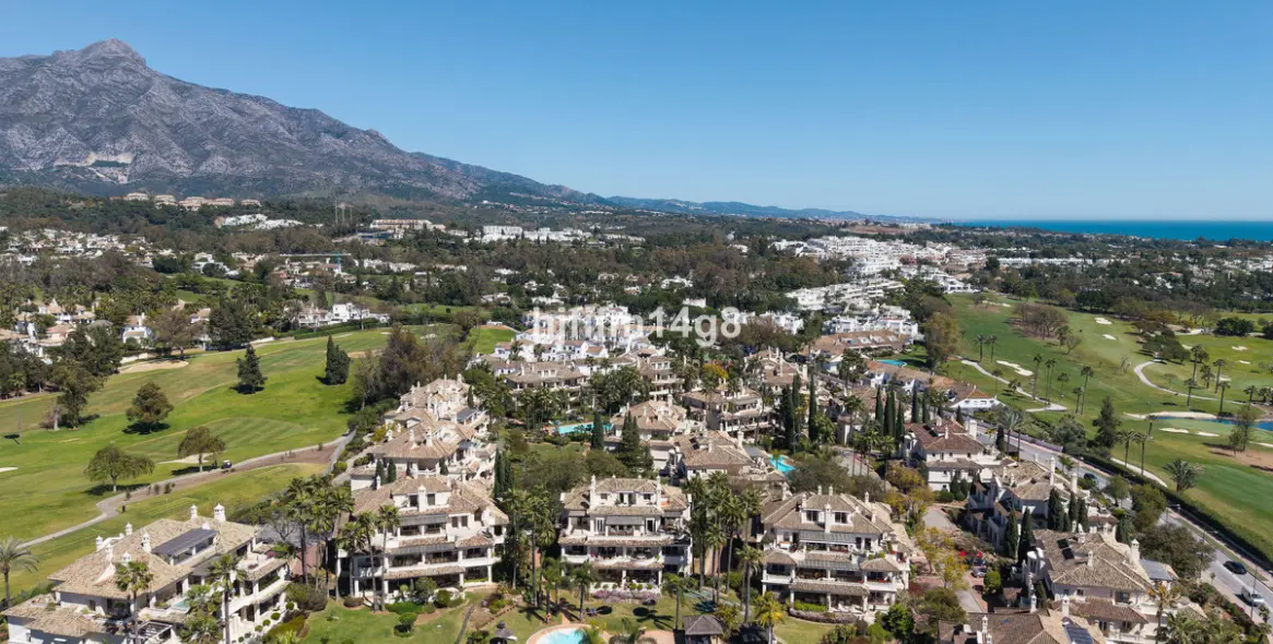 Продажа двухуровневого пентхауса в Nueva Andalucía 40