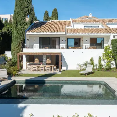 Продажа дома на две семьи в El Paraiso