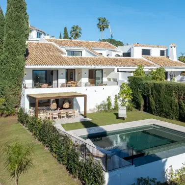 Продажа дома на две семьи в El Paraiso