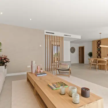 Продажа дома на две семьи в El Paraiso