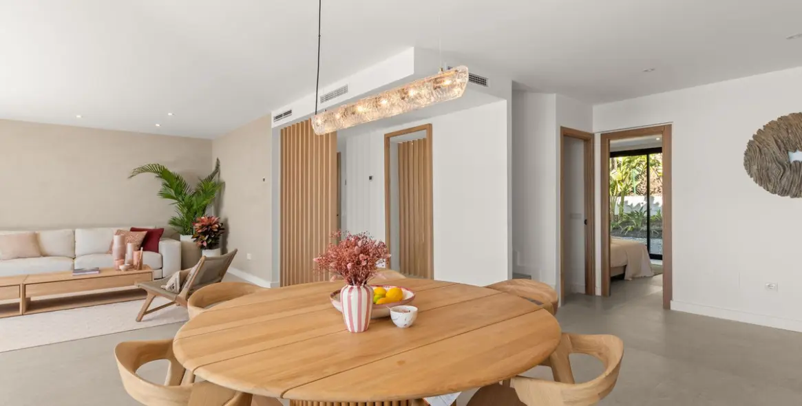 Продажа дома на две семьи в El Paraiso 7