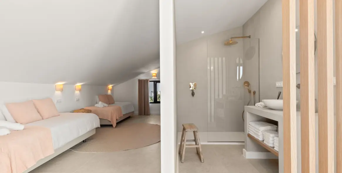 Продажа дома на две семьи в El Paraiso 11