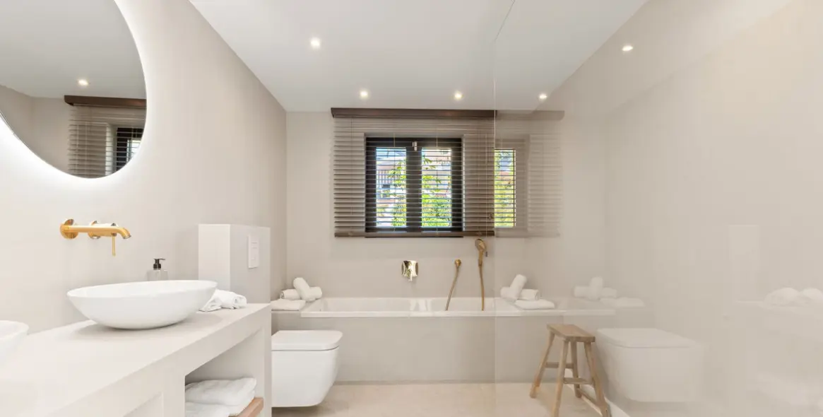 Продажа дома на две семьи в El Paraiso 12