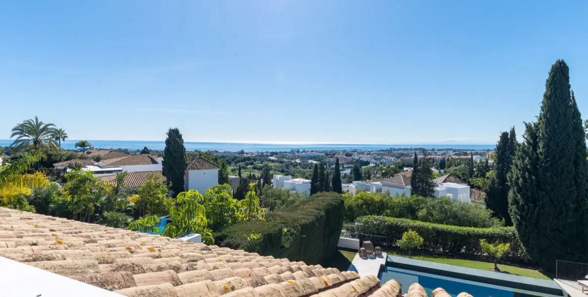 Продажа дома на две семьи в El Paraiso 14